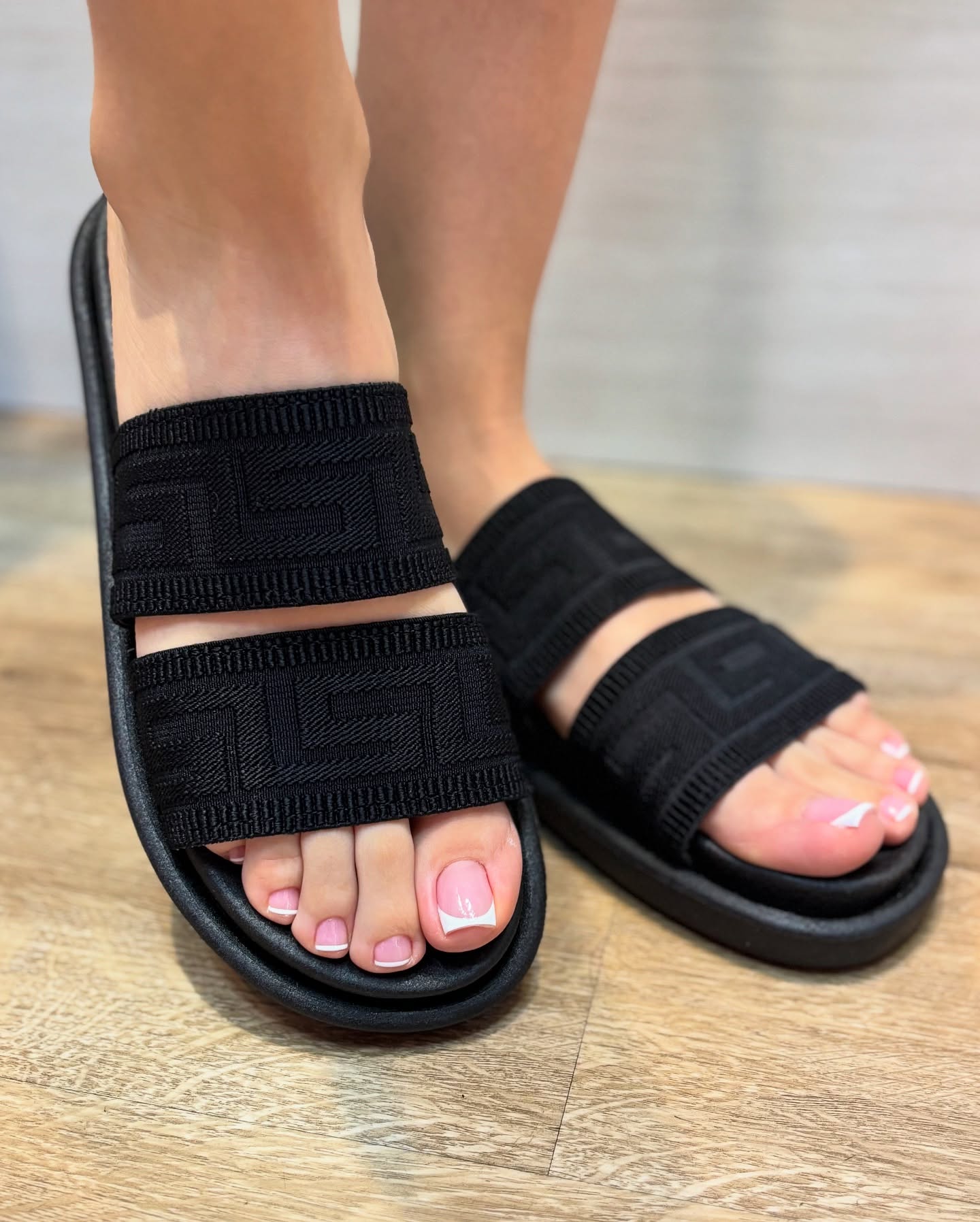 gid://shopify/MediaImage/41238677258529